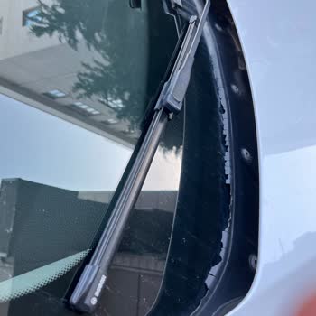 BMW F30 Ön Cam Fitili Kronik Sorun