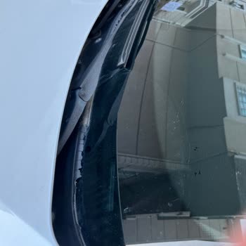 BMW F30 Ön Cam Fitili Kronik Sorun