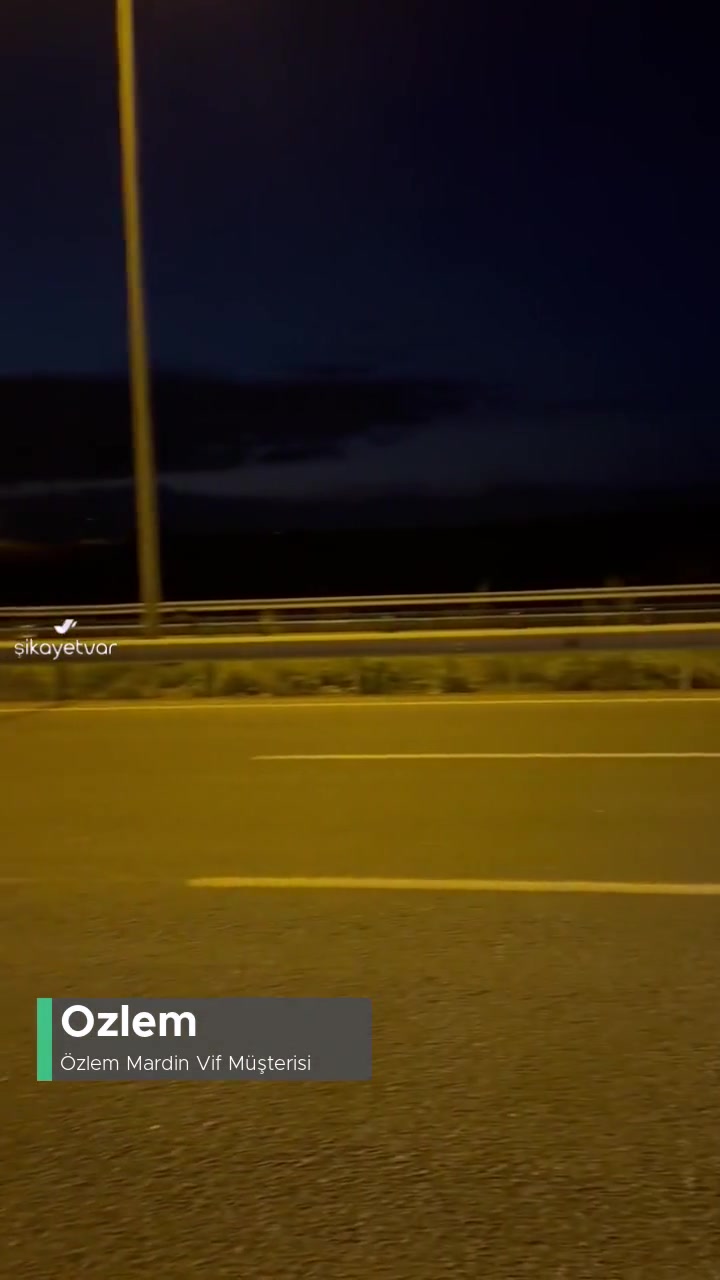 Özlem Mardin Vif Kız Başıma Urfa'da Yol Kenarında Bıraktılar videonun kapak resmi