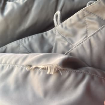 Guess Mont Dikiş Problemi Ve Boyner'in Yetersiz Çözümü