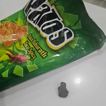 Patos Cips Paketinden Çıkan Gizemli Cisim Şoku!