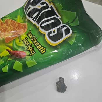 Patos Cips Paketinden Çıkan Gizemli Cisim Şoku!