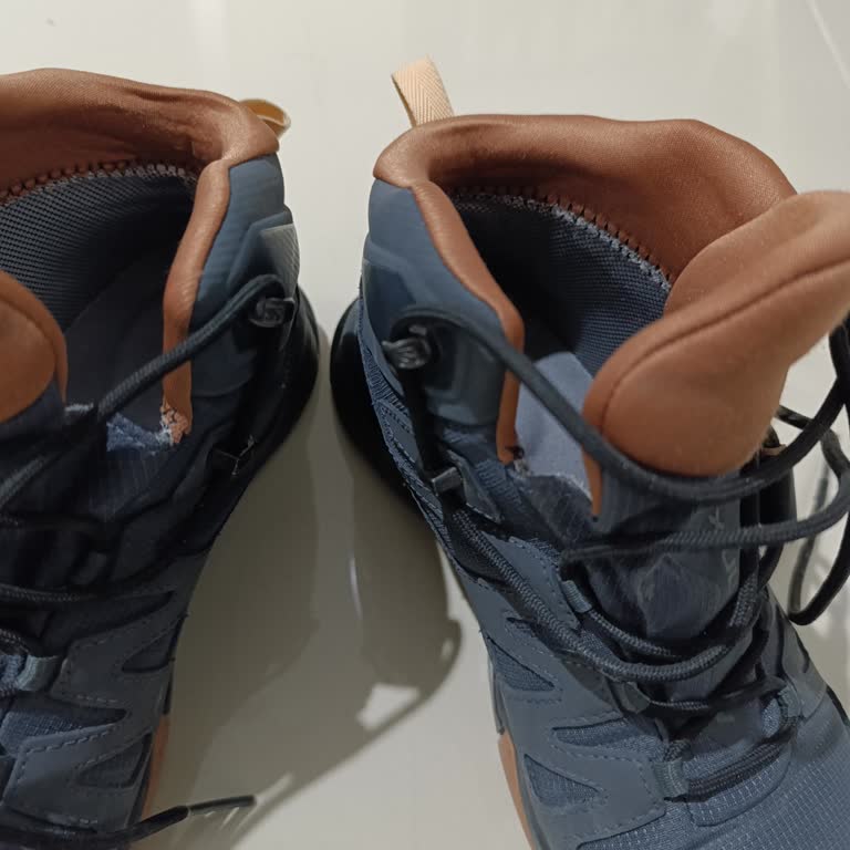 Güvenlik Sorunu: Salamon Outdoor Botlarının Tehlikeli Bağlama Düğmeleri