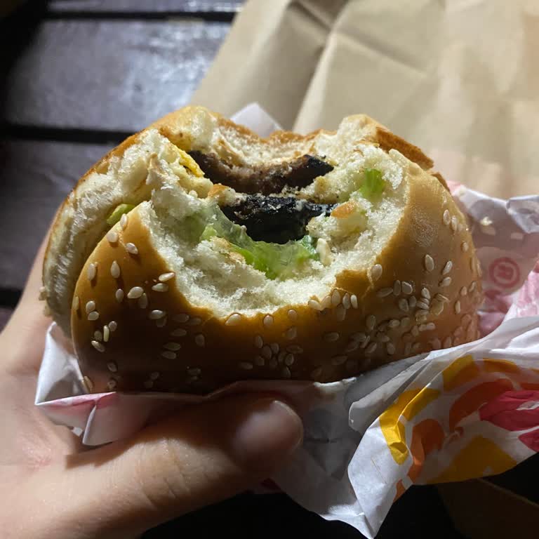 Yanmış Burger Şikayeti