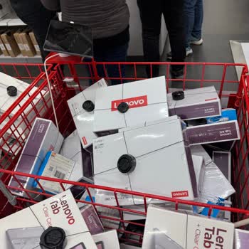 Hediye Tabletin Kırık Çıkması Ve İlgisiz Mağaza Deneyimi