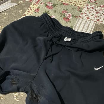 Nike Eşofmanlarında Tüylenme Ve Yırtılma Sorunu