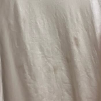 Beyaz Tişörtte İlk Yıkamada Oluşan Lekeler