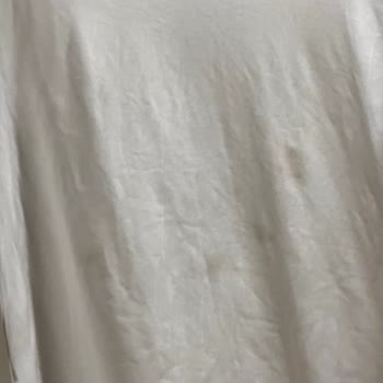 Beyaz Tişörtte İlk Yıkamada Oluşan Lekeler