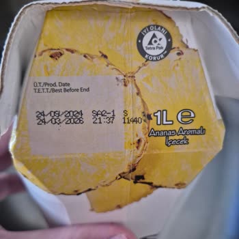 Juss Marka Ananaslı Meyve Suyunda Şok Edici Yabancı Maddeler