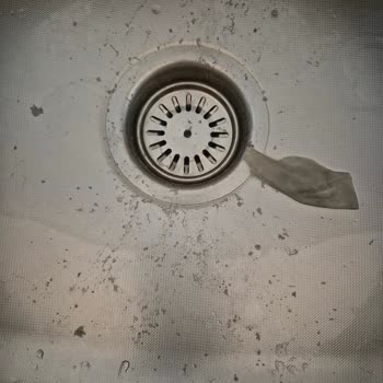 Juss Marka Ananaslı Meyve Suyunda Şok Edici Yabancı Maddeler