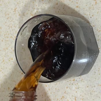 Coca-Cola Üzerindeki Tarih Çelişkisi Ve Asit Sorunu