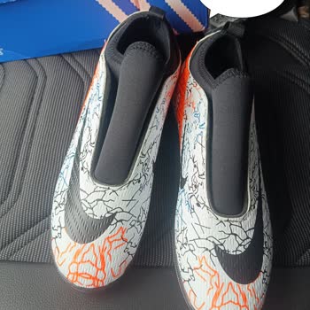 Yanlış Ürün Gönderimi: Beklenen Adidas, Gelen Nike