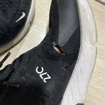 Nike Ayakkabılarında Aynı Noktadan Yırtılma Sorunu