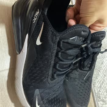 Nike Ayakkabılarında Aynı Noktadan Yırtılma Sorunu