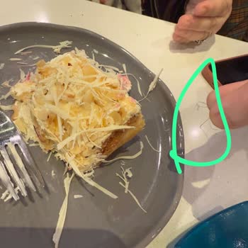 Doğum Günü Pastasında Naylon İplik Şoku