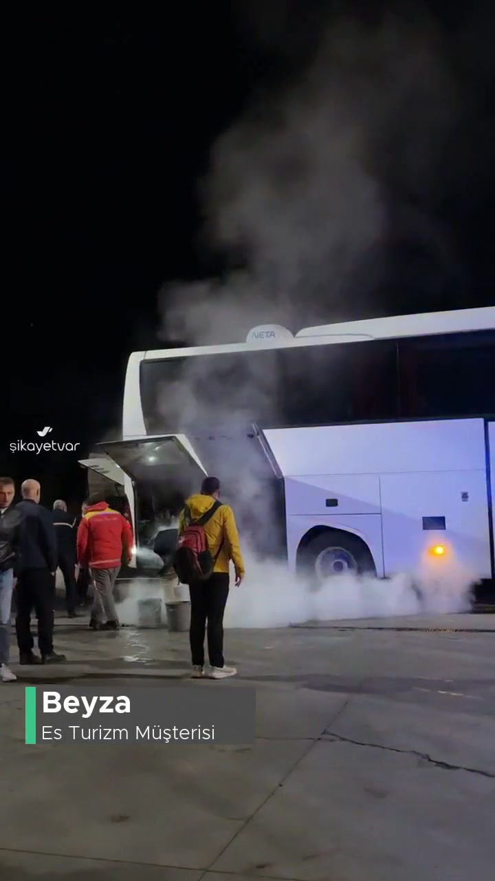 Es Turizm Bursa-Ankara Yolculuğum Sırasında Otobüsün Motoru Yandı! videonun kapak resmi