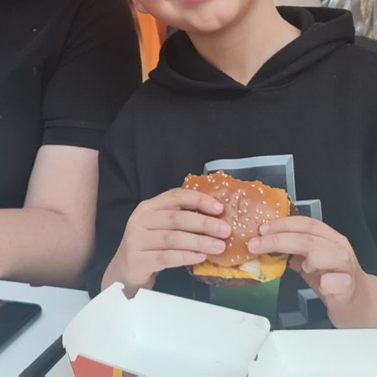 Fast Food Fiyaskosu: Sağlığımız Tehlikede!