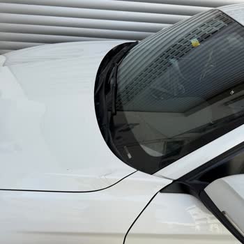 BMW F20 116d Ön Cam Fitilindeki Çatlak Sorunu