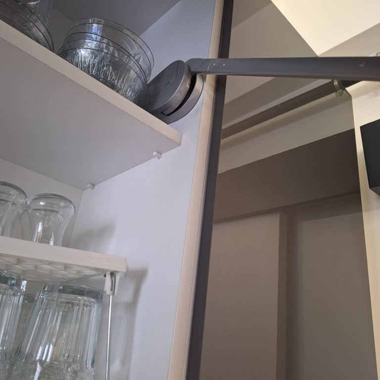 Mutfak Dolap Kapaklarının Piston Sorunu