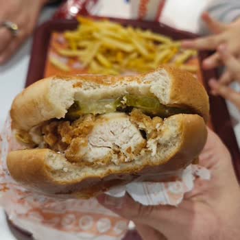 Popeyes'ta Görsellerle Gerçekler Arasında Uçurum