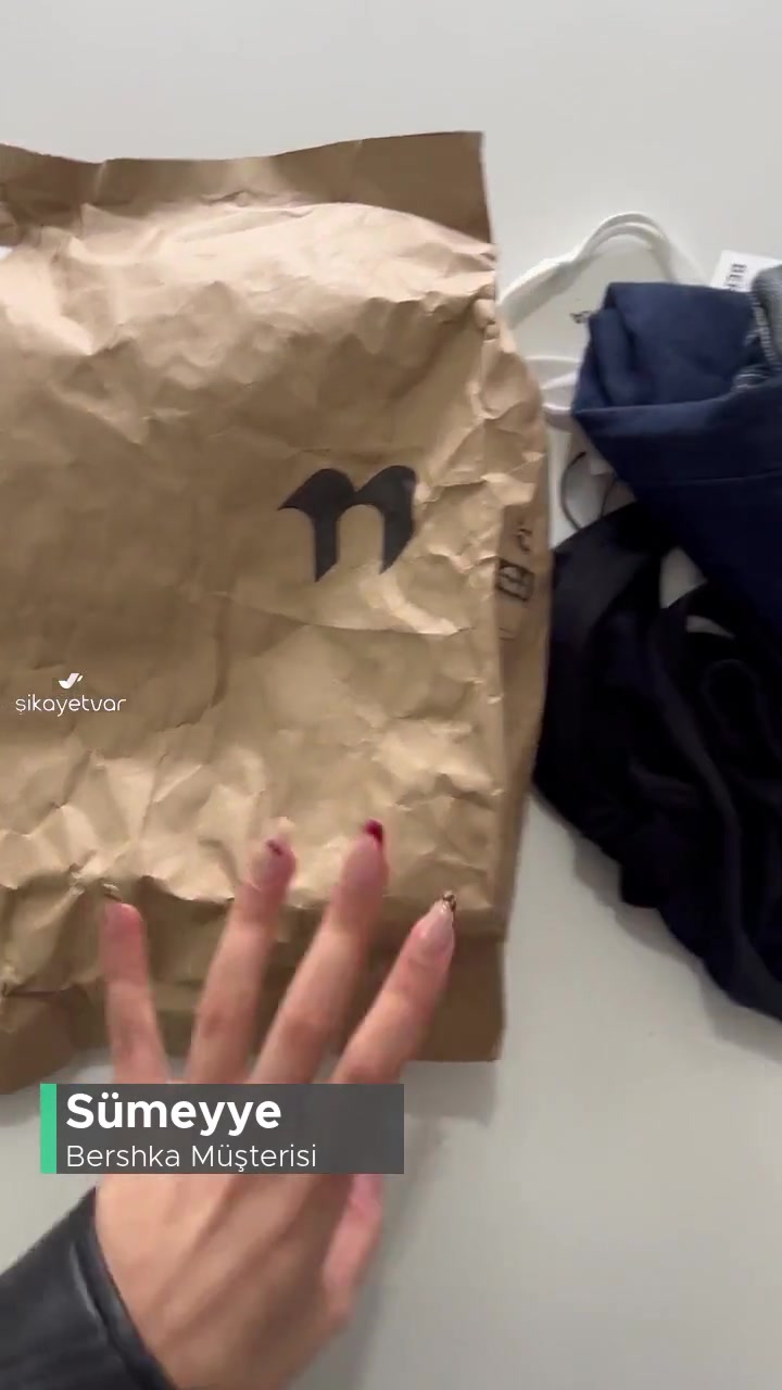 Bershka Gelen Ürünün Kanlı Olması videonun kapak resmi