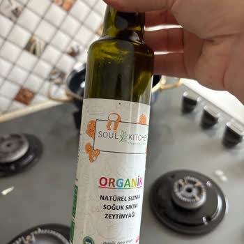 Soul Kitchen Organik Ürünler Zeytinyağı İçinden Bir Şey Çıktı