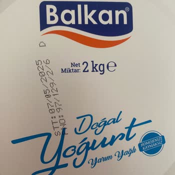 Yoğurt Üzerinde Sinek: Sağlık Tehlikesi