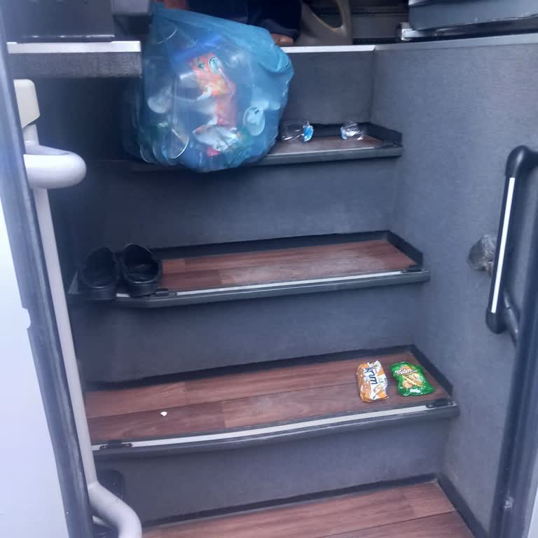 Varan Turizm Şoför Koca Otobüsü Binek Araba Gibi Kullandı