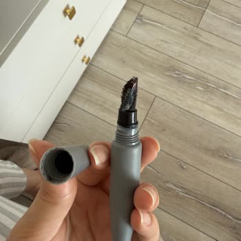 Kremi Kozmetik Küflenen Dudak Peelingi İle Şok Edici Deneyim