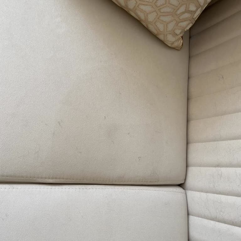 Karakardeşler Mobilya Leke Ve İzlerle Gelen Hayal Kırıklığı