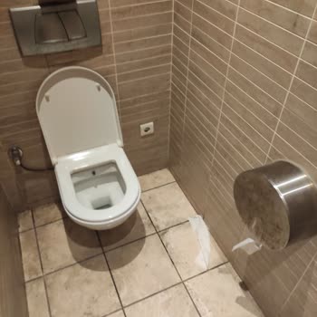 Kahve Dünyası Ziverbey Şubesi'nde Hijyen Sorunu