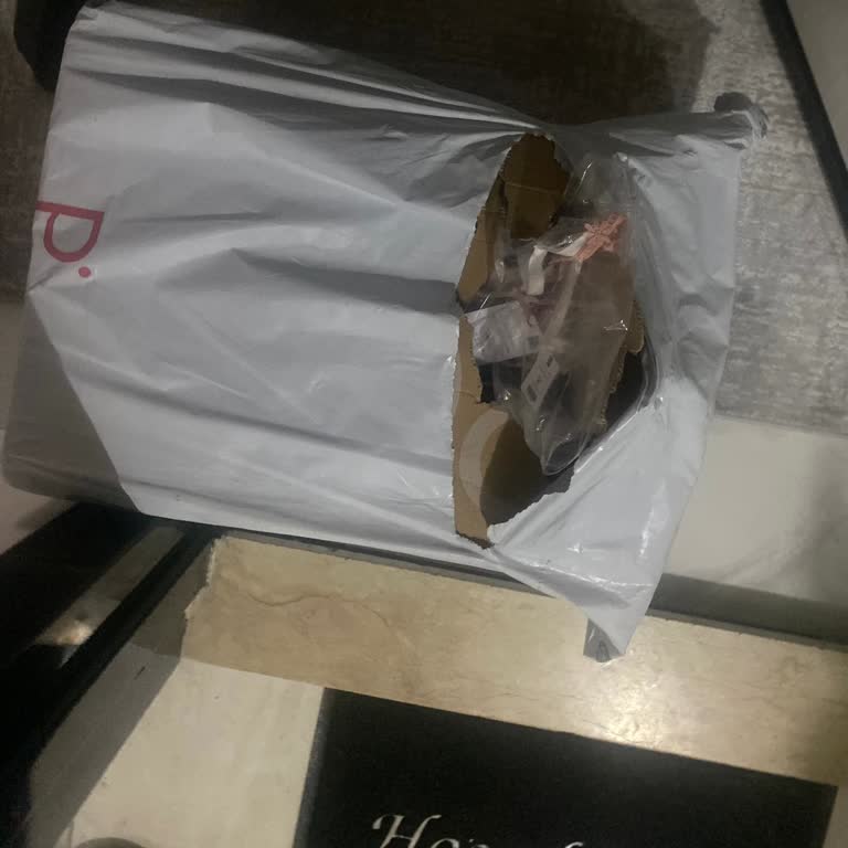 Penti'den Gelen Kargo Mahremiyeti İhlal Ediyor