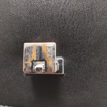 Stradivarius Çantamın Metal Aksamı Paslandı: Müşteri Hatası Mı?