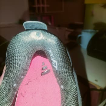 Adidas Ayakkabılarda Erken Deformasyon Sorunu