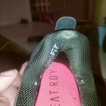Adidas Ayakkabılarda Erken Deformasyon Sorunu