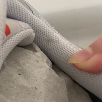 FLO Uygulamasından Alınan Kusurlu Nike Ayakkabılar