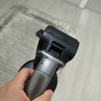 Çiziklerle Başlayan Süpürge Macerası