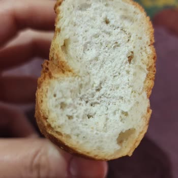 Migros'tan Alınan Baget Ekmeğin İçindeki Şüpheli Partiküller