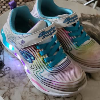 Kısa Sürede Yıpranan Skechers Çocuk Ayakkabısı