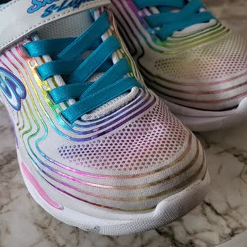 Kısa Sürede Yıpranan Skechers Çocuk Ayakkabısı