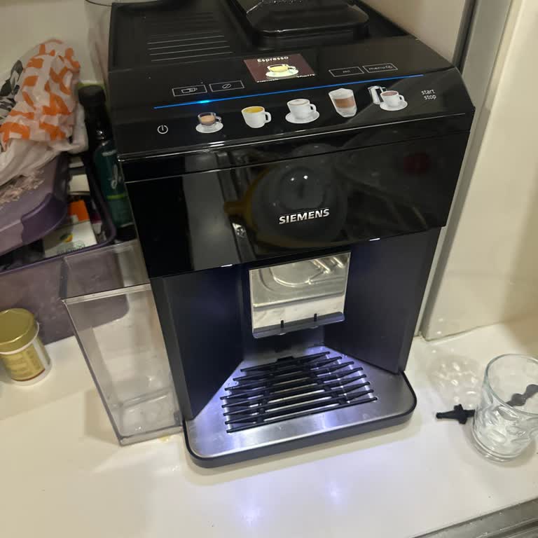 Siemens EQ500 Kahve Makinesi Kahveyi Bardağa Dökmüyor
