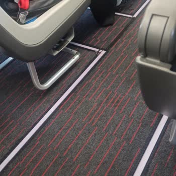 Ajet Ayakkabısını Çıkaran Yolcuya Hostes İlgisizliği!