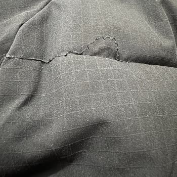 Mavi Montumun Dikişleri Söküldü Ve Özensiz İade Edildi