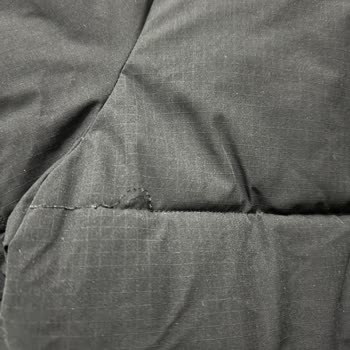 Mavi Montumun Dikişleri Söküldü Ve Özensiz İade Edildi