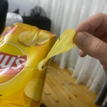 Cips Paketinde Hijyen Sorunu