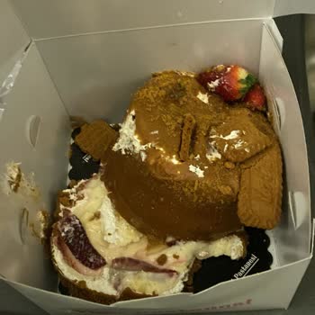 Sürpriz Doğum Günü Pastası Hüsranı Ve Yetersiz Çözüm