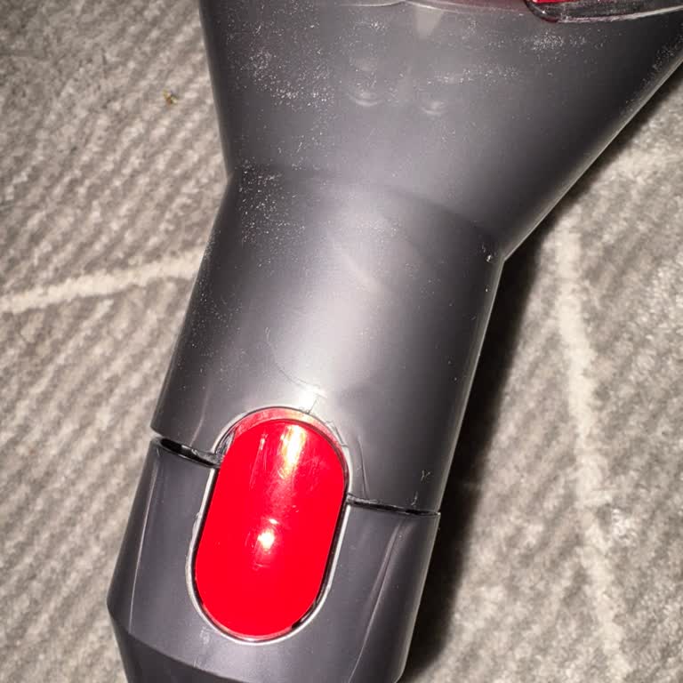 Dyson V8 Süpürge: Tekrarlayan Sorunlar Ve Yetersiz Servis