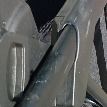 Bebek Arabam Kırık Ve Çizik Teslim Edildi!