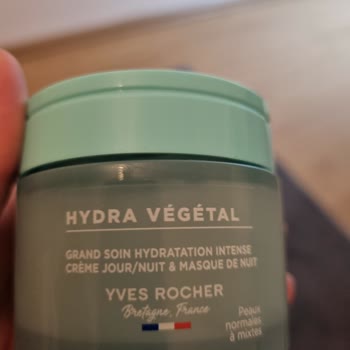 Krem Kullanımı Sonrası Ciltte Kalıcı Sivilce Problemi