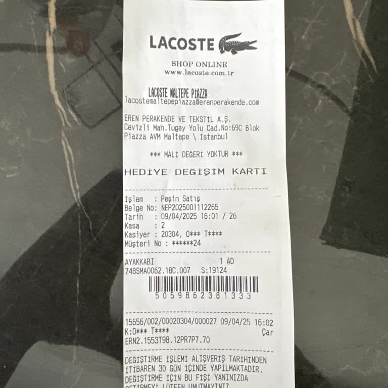 Lacoste Mağazasında Renk Değişimi İçin Fahiş Fiyat Talebi